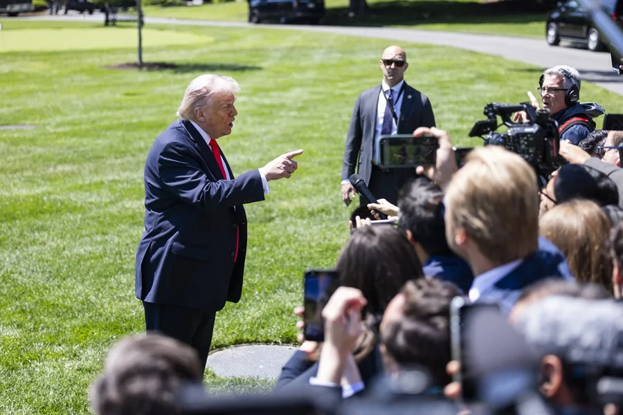 Trump veta de la Casa Blanca a CNN, MSNOW y Político, a los que acusa de «noticias falsas» Trump