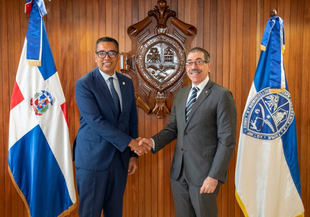 UASD y senador de Bahoruco coordinan acciones para fortalecer desarrollo de la región Sur UASD y senador de Bahoruco