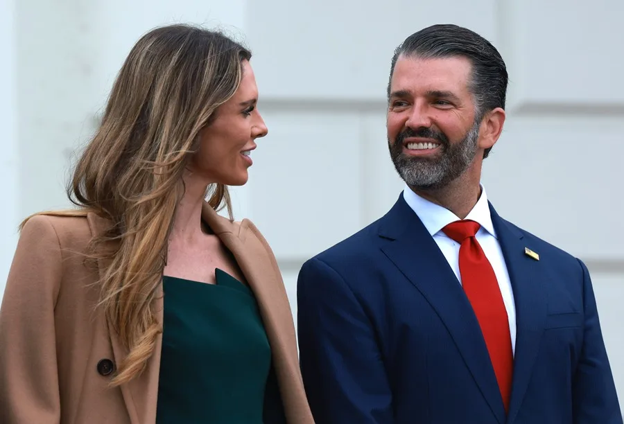 Demócratas investigan la financiación de la boda del hijo de Trump por un aliado de Putin hijo de Trump