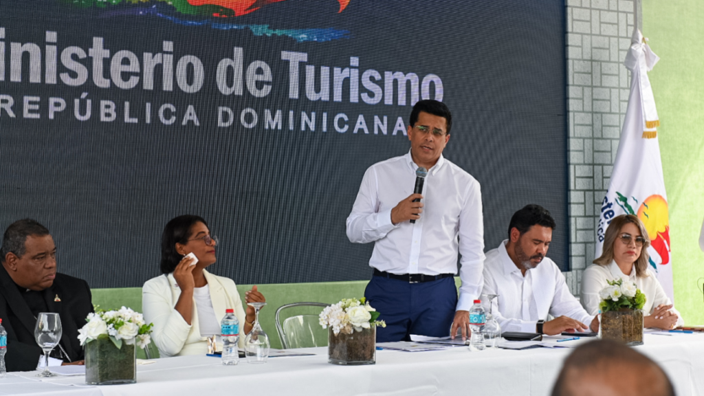 Ministerio de Turismo inaugura reconstrucción de aceras y entorno de la Basílica de Higüey Basílica de Higüey