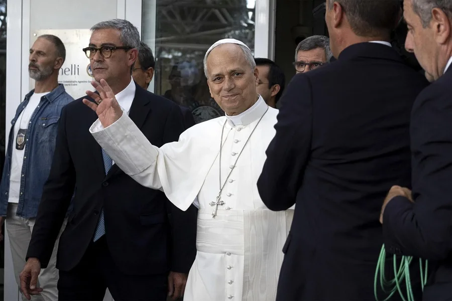 El papa León XIV no necesitará tratamiento tras extirparle el cáncer en el pulmón El papa León XIV