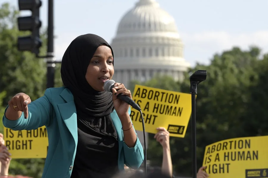 «No me silenciarán», afirma una congresista demócrata tras el registro de su casa por el Gobierno Trump Ilhan Omar