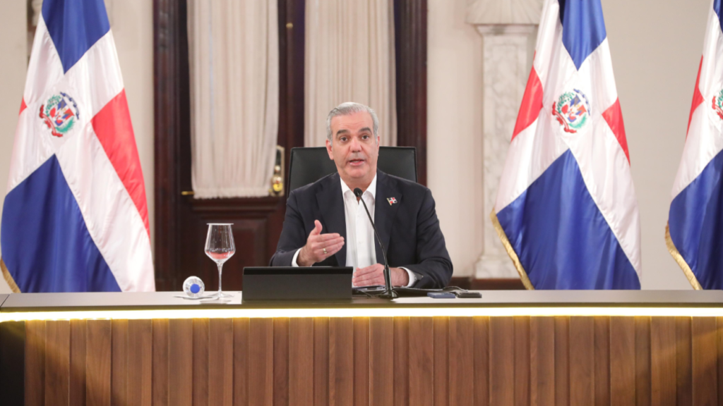 Presidente Luis Abinader advierte no permitirá bandas haitianas a menos de 20 kilómetros de la frontera Luis Abinader