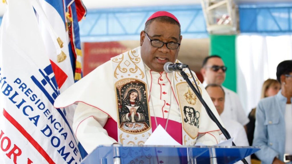 Monseñor Castro Marte destaca transformación policial impulsada por el presidente Luis Abinader Monseñor Castro Marte