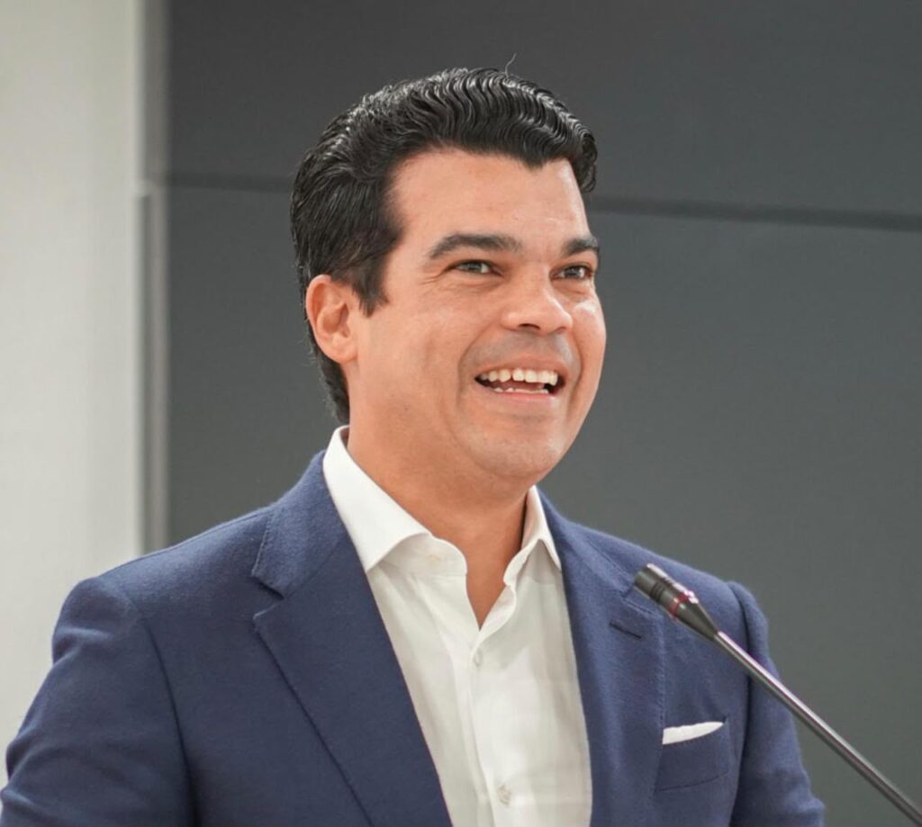 Wellington Arnaud encabeza percepción de funcionarios más eficientes, según SONDEOS Wellington Arnaud