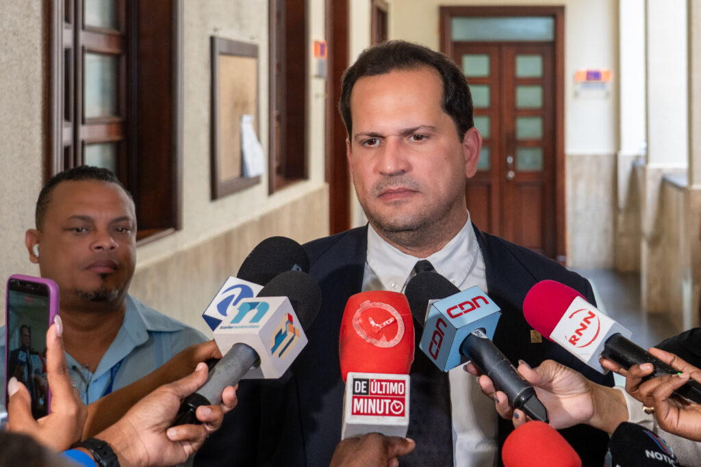 Exfiscal deberá enfrentar juicio por soborno, como solicitó el Ministerio Público procurador